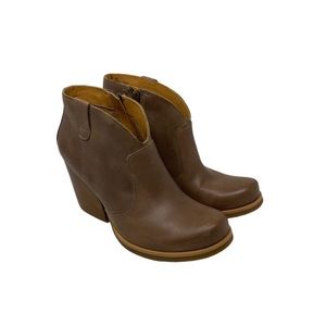 Kork Leather Booties.   Sooo comfy! Size 8